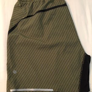 Lululemon Large surge shirt with liner